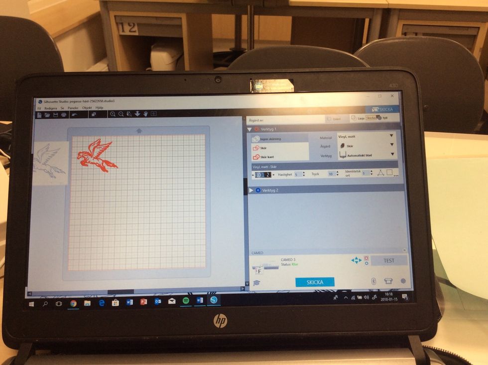 N\u00e4r du \u00e4r n\u00f6jd s\u00e5 tryck p\u00e5 knappen skicka, h\u00f6gst upp till h\u00f6ger.