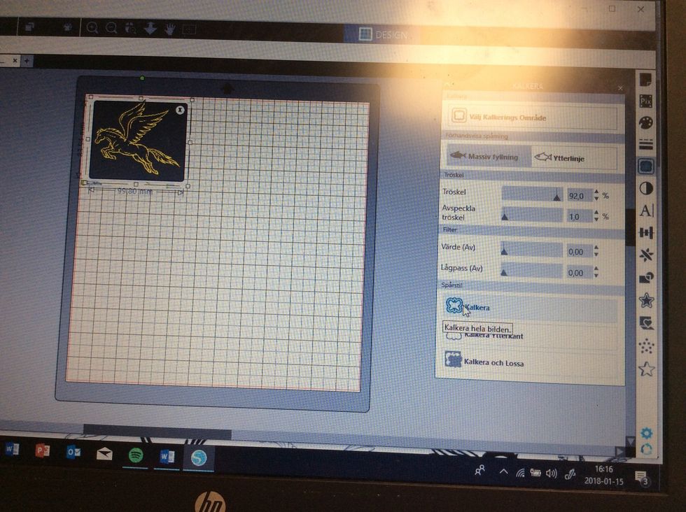 N\u00e4r du \u00e4r n\u00f6jd s\u00e5 trycker du p\u00e5 kalkera.