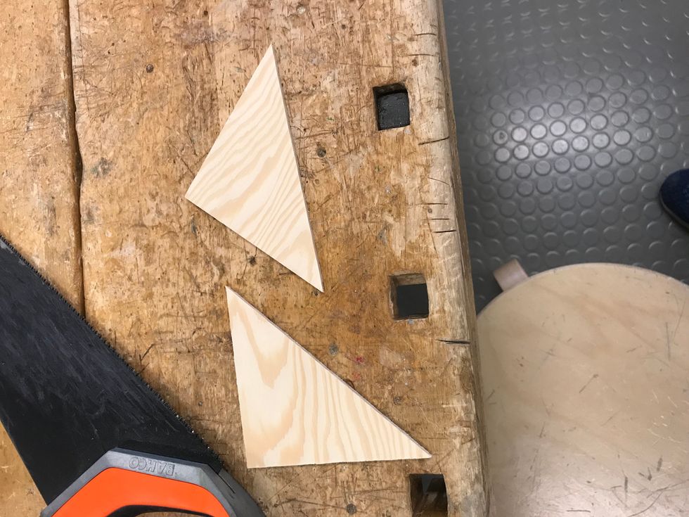 N\u00e4r du v\u00e4l har s\u00e5gat ut dom s\u00e5 ska du ta tr\u00e4 lim och spikar.