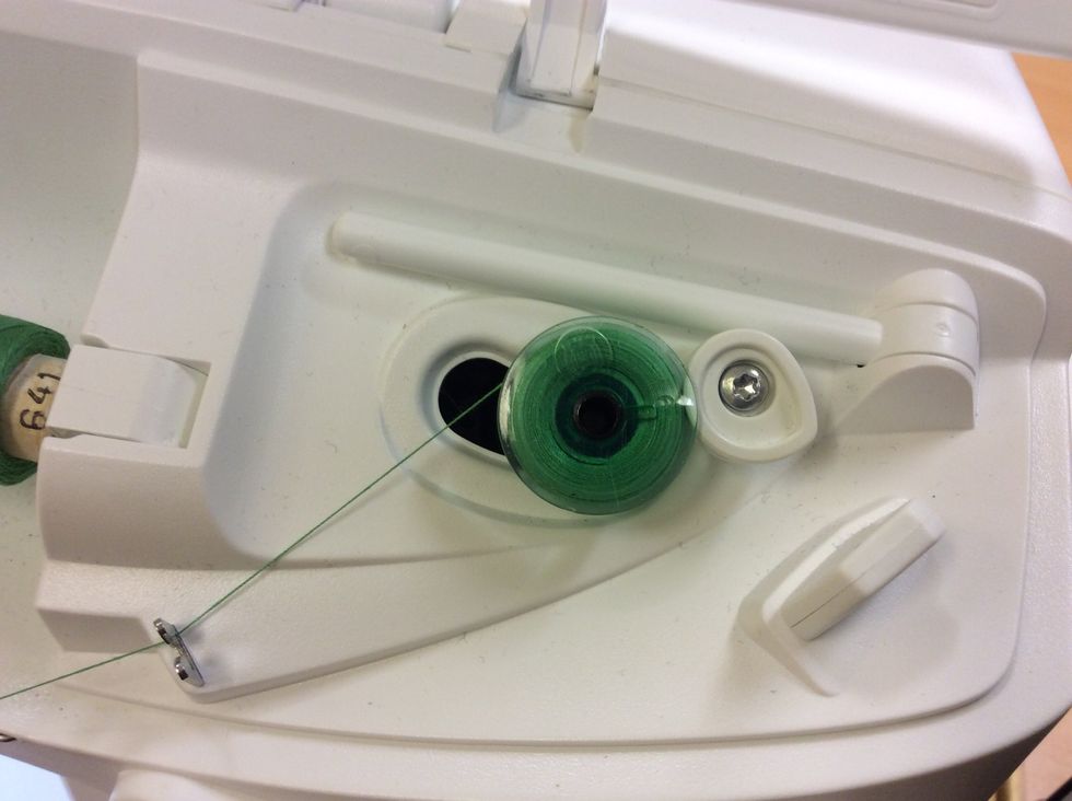 N\u00e4r spolen \u00e4r full s\u00e5 stannar maskinen.