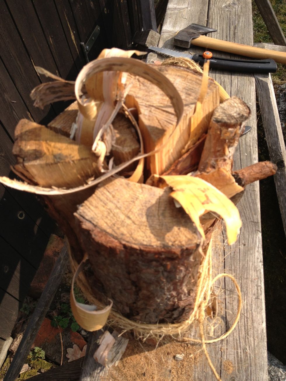 N\u00e4ver och annat br\u00e4nnbart i mellanrummen.