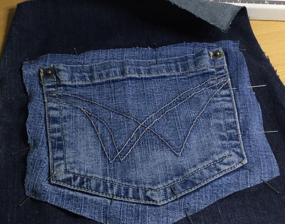 N\u00e5la fast fickan var den ska sitta.