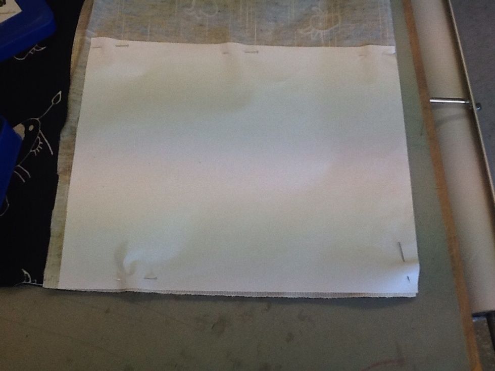 N\u00e5la fast \u00e4nda intill kanten.