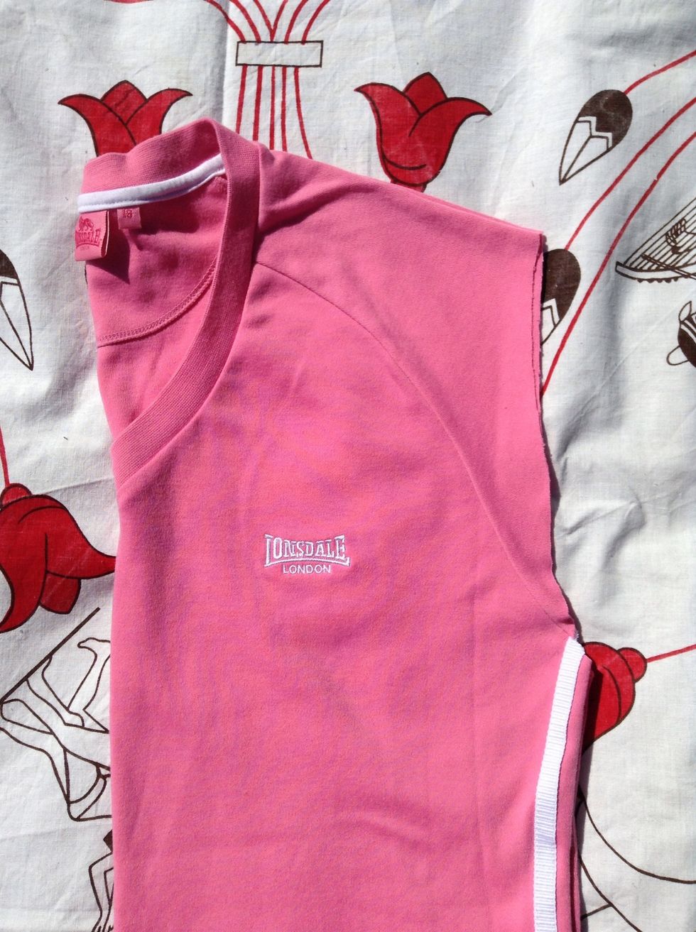 How to make a tote bag from an old tshirt (no sewing!) B+C Guides