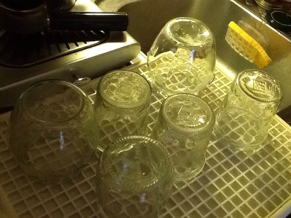 Nel frattempo lavare ed asciugare con cura i contenitori Wash and clean pots