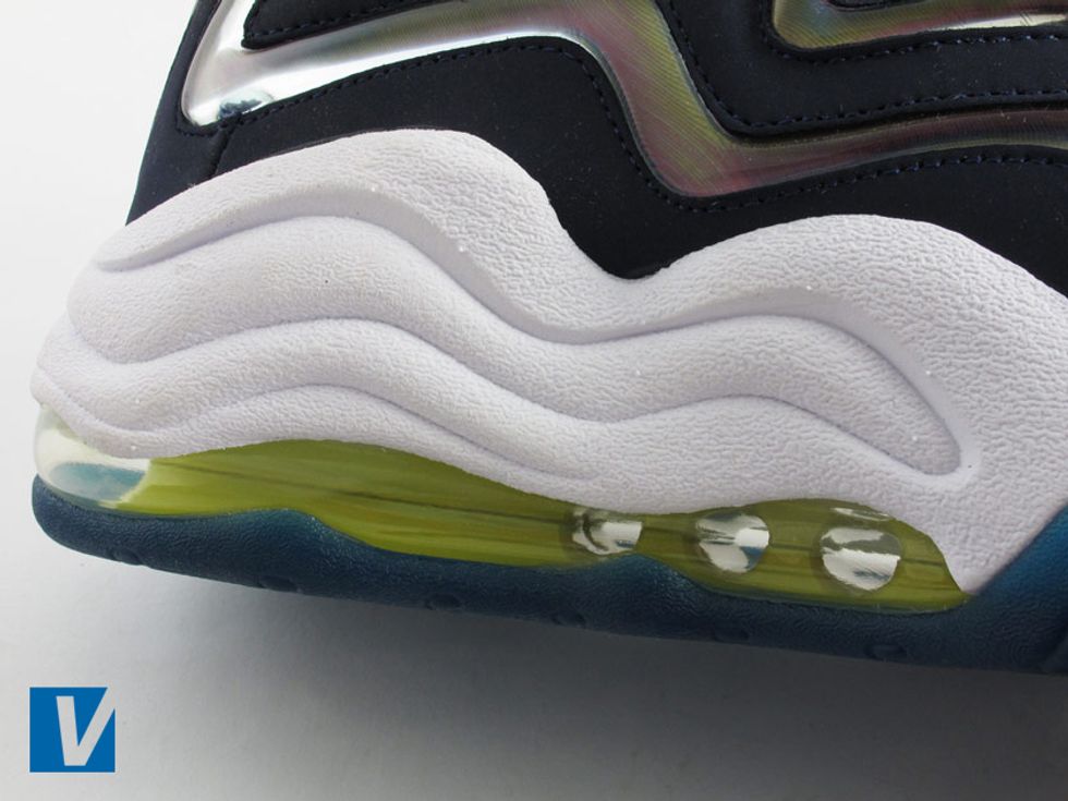 New Air Pippen's have a Phylon midsole with a 360 Max Air unit for maximum impact protection, check the construction of the Air unit and that they are clear with no marks or paint on them.
