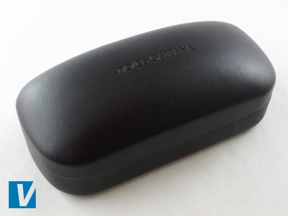New D&G sunglasses are packaged in a branded carry case. Check that the logo is consistent with the official logo, especially letter shape, and that the debossed edges are clean and sharp.