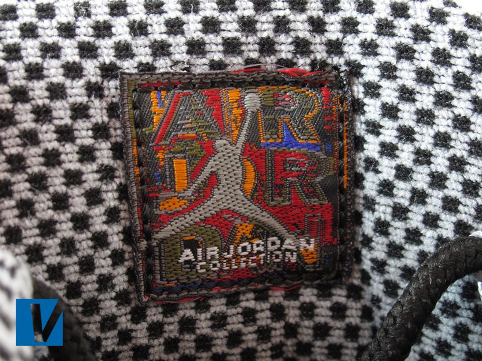 New Jordan 10's should have an Air Jordan Collection tag inside the tongue, the embroidery should be neat and tight. Also the words Air Jordan Collection should be white stitching.