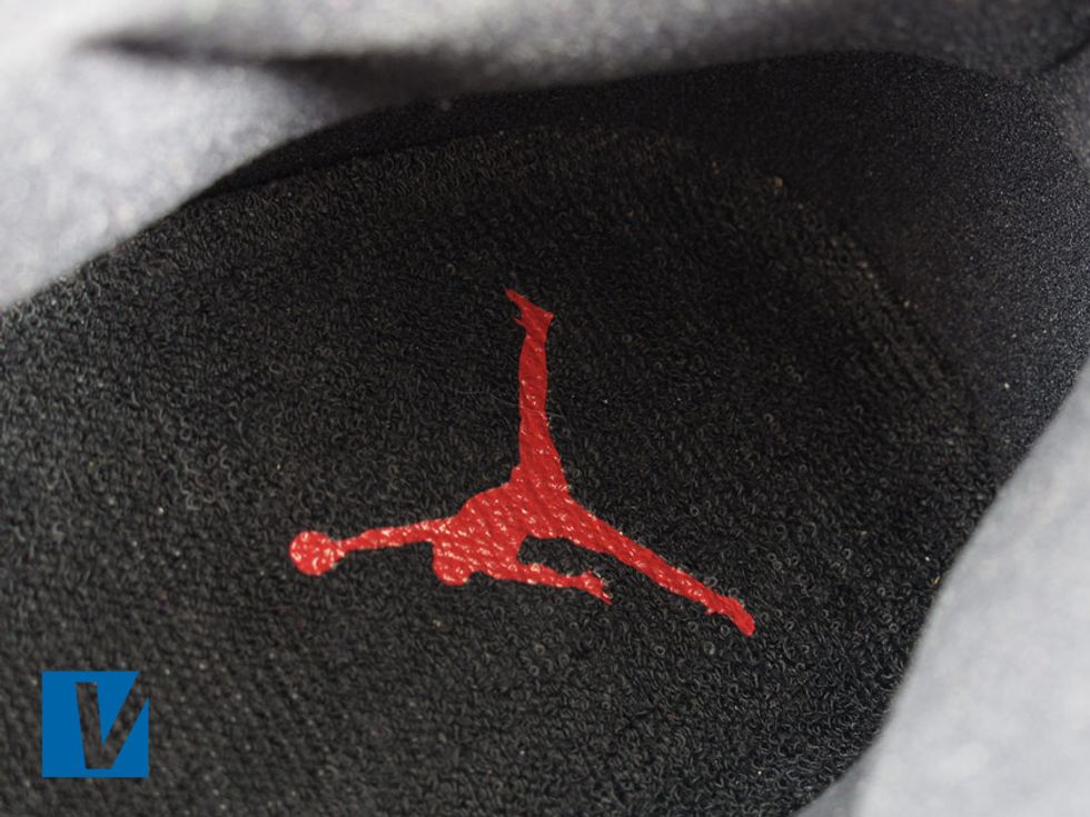 how to spot a fake jordan 11