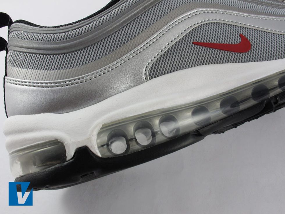 New Nike Air Max 97's feature a full length Max Air unit for maximum impact protection. Check the Air unit is well made and clear. Make sure it has no marks or paint on it.