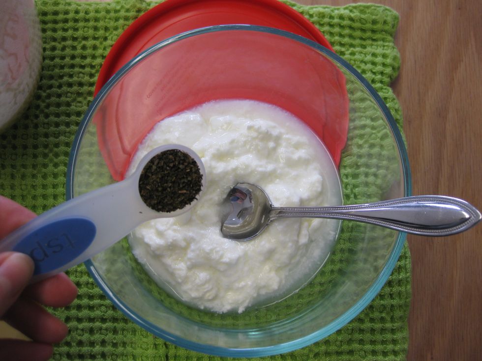 ..next add 1tsp of green tea to yogurt...