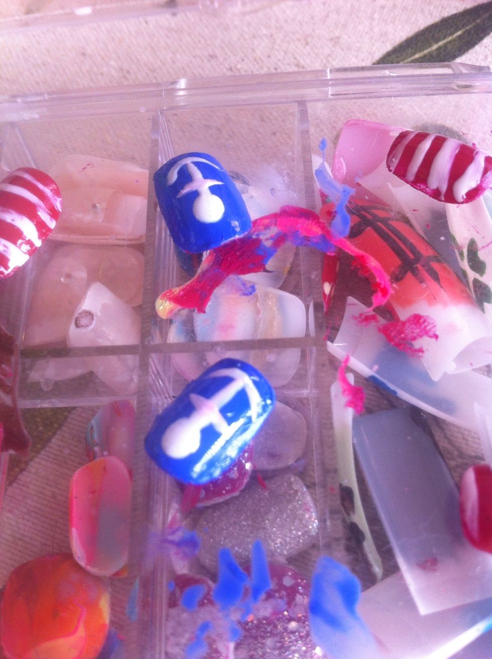 Next add a curve to the bottom of the longest line.