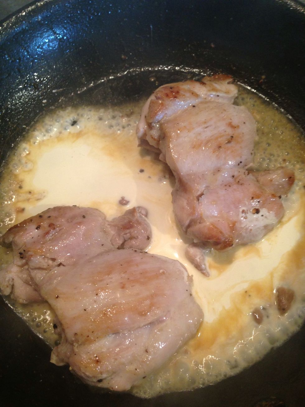 Next add the double cream (about the same quantity as the wine, more can always be added if you like) add the pepper and turn the heat off let it simmer whilst you prepare the mash)