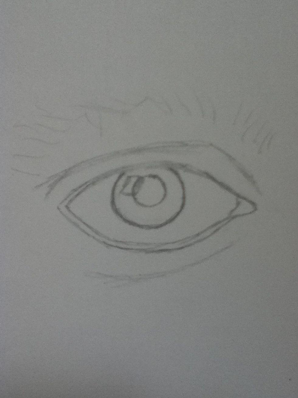 Next add the highlight after the basic form. There is less highlight on this eye.
