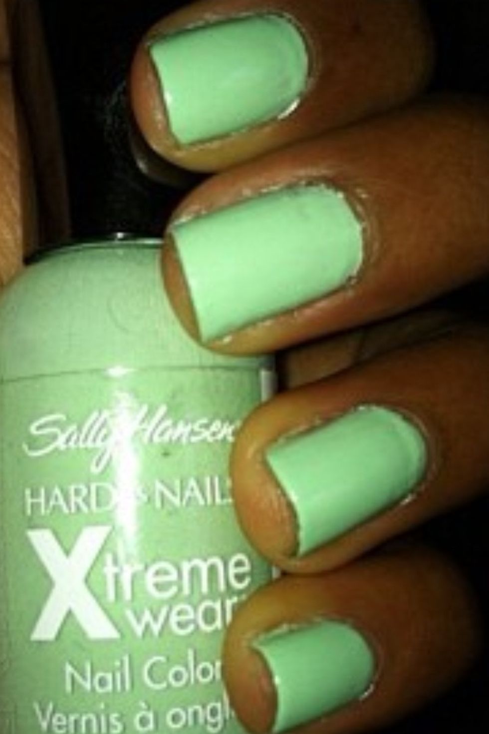 Next apply a mint nailpolish , here I used Sally Hansen "mint sorbet"