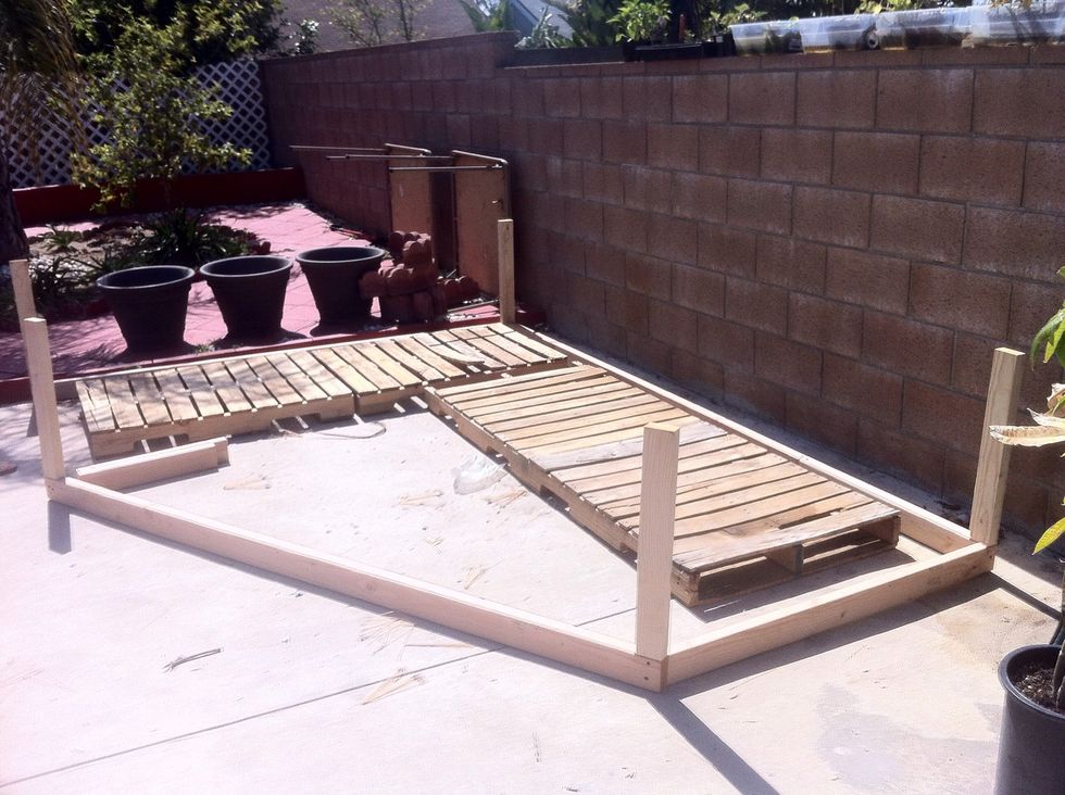 Next I put up post to each corner points.