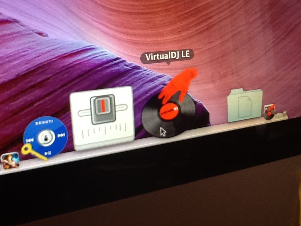 Next open the software and make sure the numark recognizes it