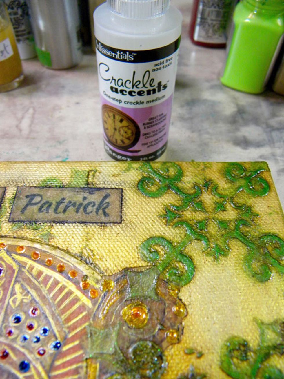 Next, randomly added Crackle Accents to the sides and edges of the canvas, applying it thick in some areas and thin in others. Thick areas create larger cracks while thinner areas create smaller ones.