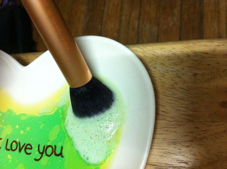 Replying to @thedahliagrey Olive Oil to wash makeup brushes?! 😳 It's