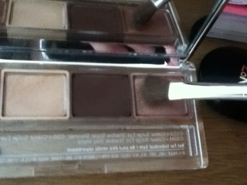 Next use a pale bronze colour.