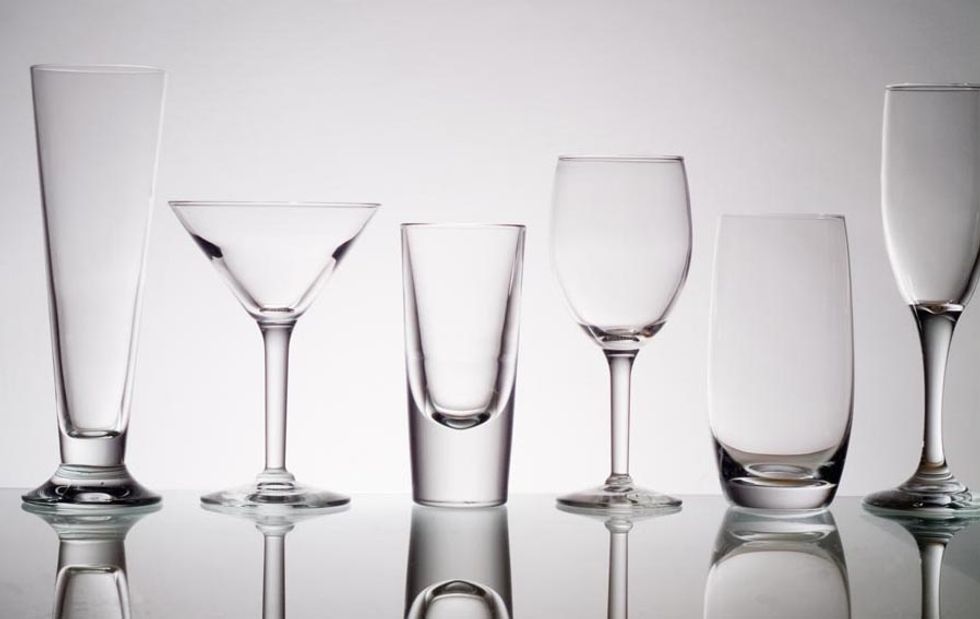 Next, we move to the fancy essentials- the beer mugs, the shot glasses, the wine glass or the cocktail maker. You can buy beer mugs online India, and also refer to the merchant websites.