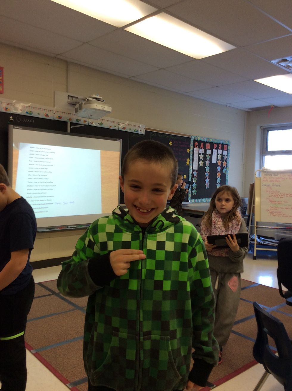 Next you get your hand  again and put it in the Middiell .