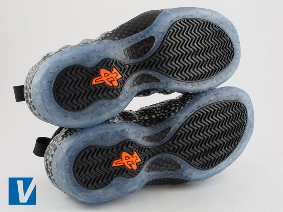 Nike Foamposite 1's sole patterns are distinctive, always make sure they are high quality and not worn out if the shoes are new.