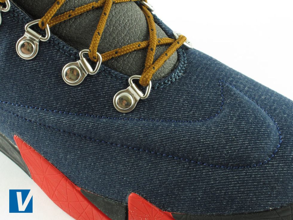 Nike KD 6 Lifestyle's feature an embossed swoosh near the front toe area. Check that this swoosh stands noticeably proud of the surface and that the stitching around it has no loose ends.