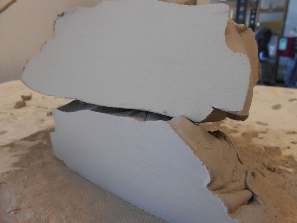 No layers and is ready to wedge normally