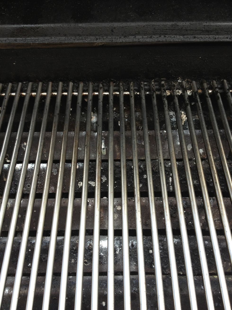 Not bad at all! Now reheat the grill by closing the lid, and allow the olive oil to bake on a bit