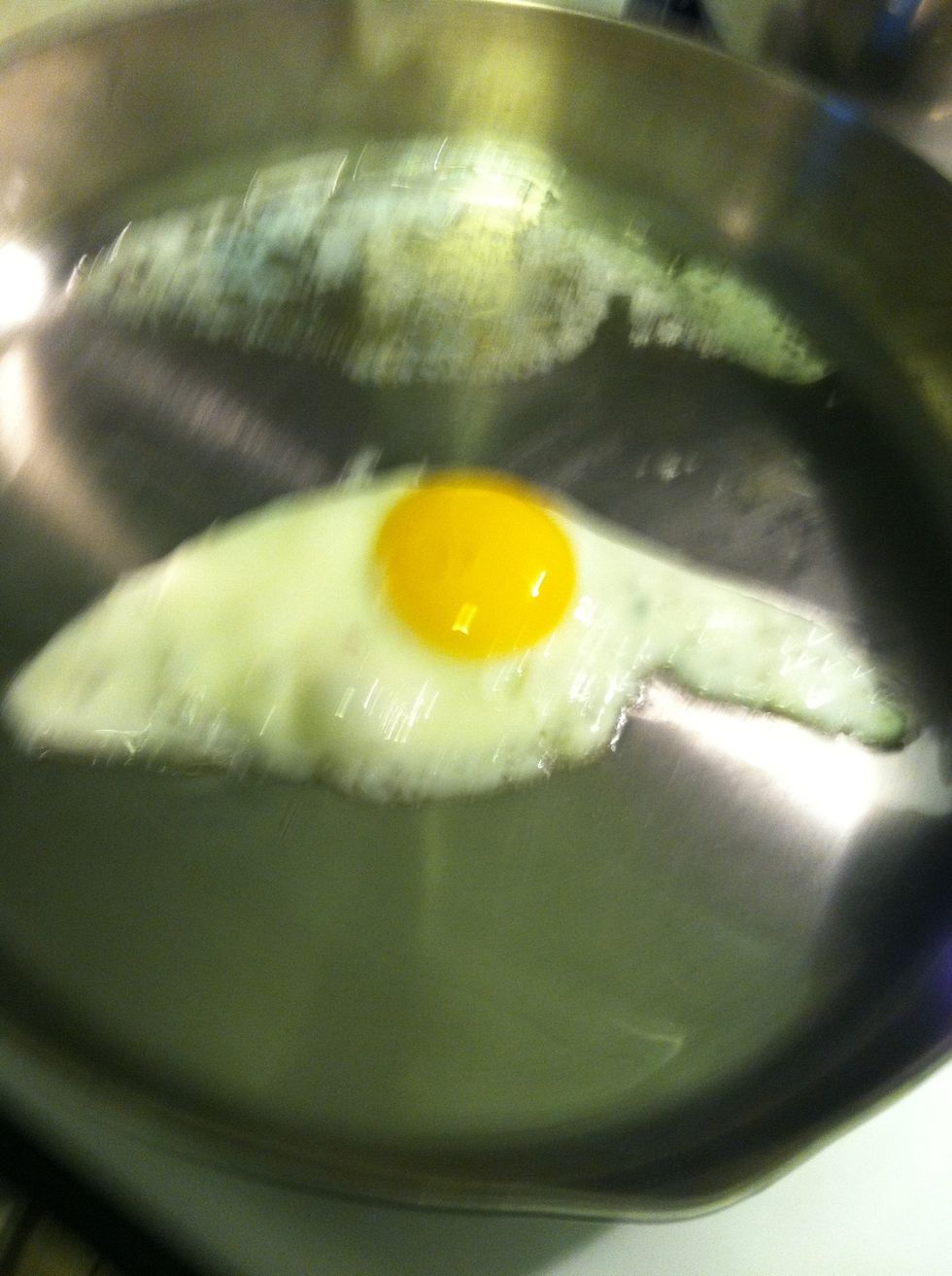 Not everything turns out perfect :-( the egg make stick alittle bit.... But if slowly work around the edges of egg to loosen it. It should not break! I used olive oil :-( so maybe use cooking spray