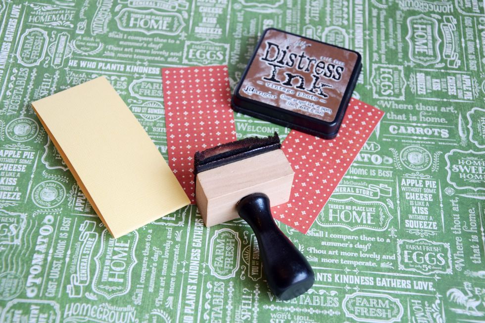 Note. I add some vintage look to the paper with distress ink \u2013 \u00abvintage photo\u00bb color.