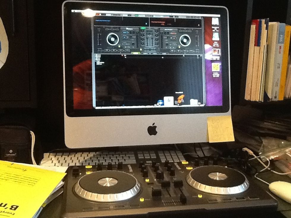 Notice how the lights change (sorry about the mess)