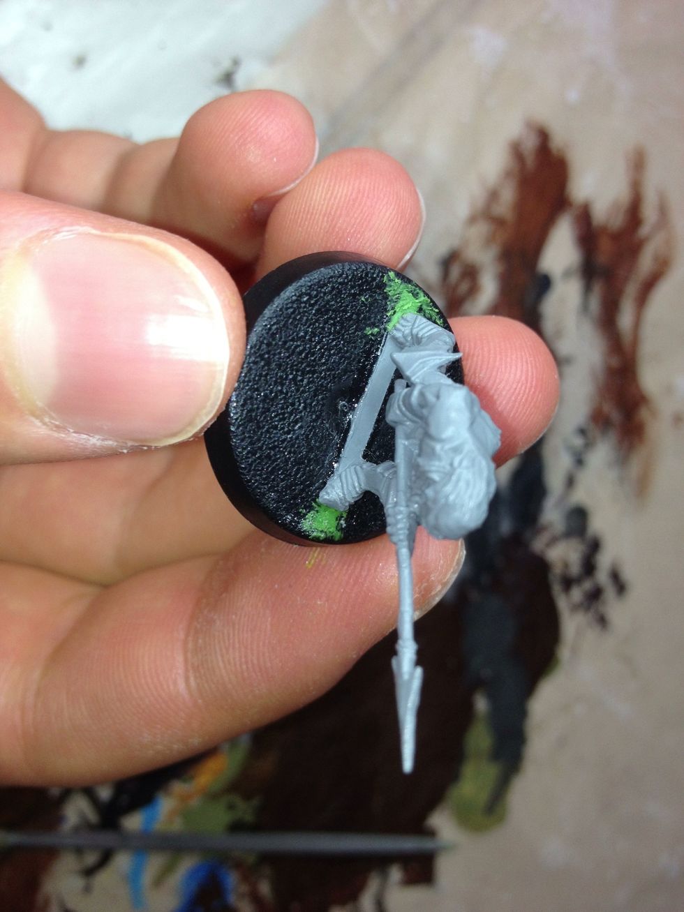 Notice the dip in the centre of the base. Fill it as you did the gaps.