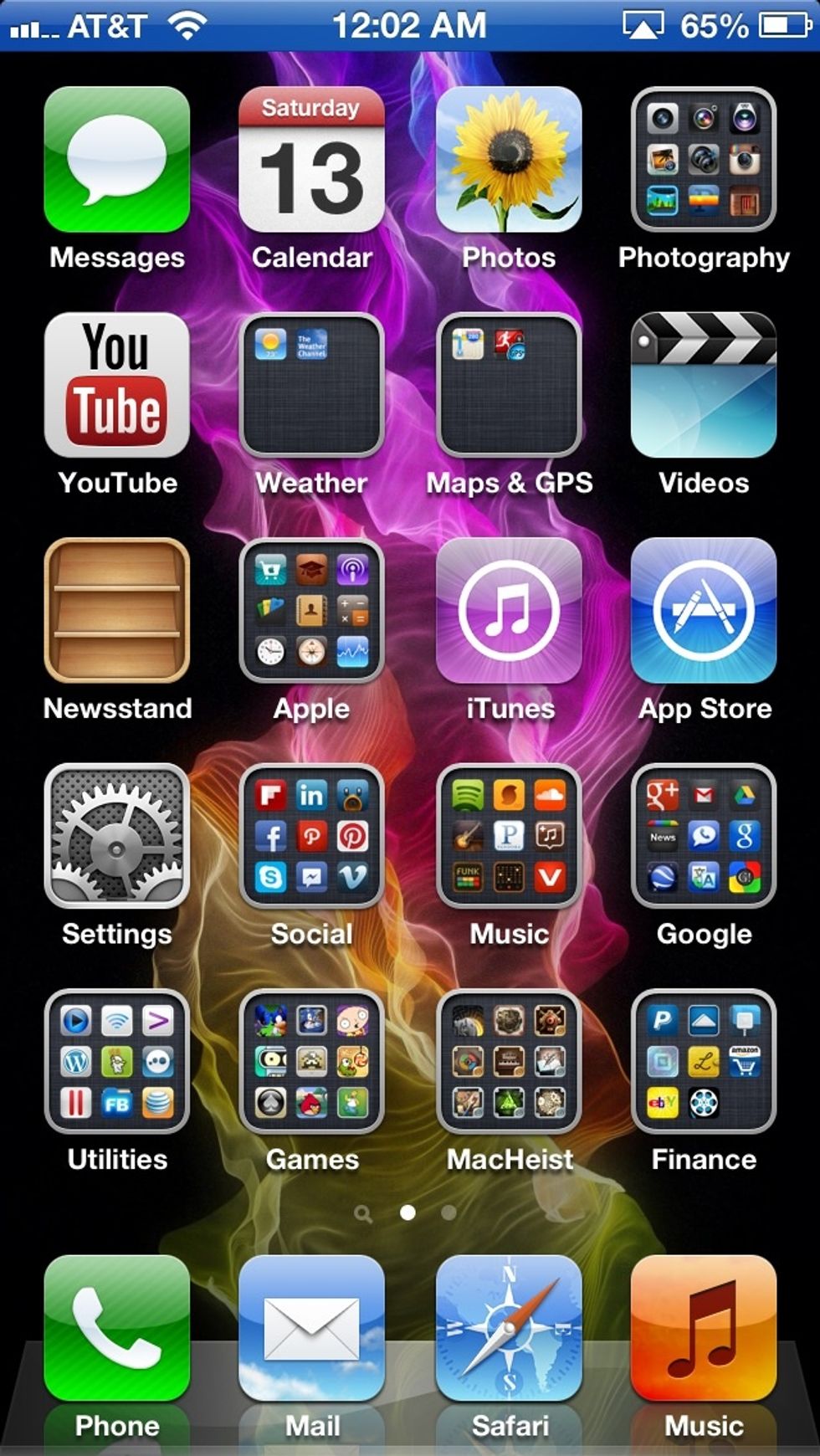 Notice the solid blue bar at the top of the iDevice. This is how iOS indicates that you are in AirPlay (Mirror) mode. Now conduct a presentation, play a game or surf the net on your HDTV.
