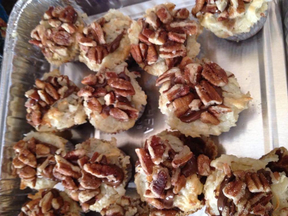 Now add more crushed pecans