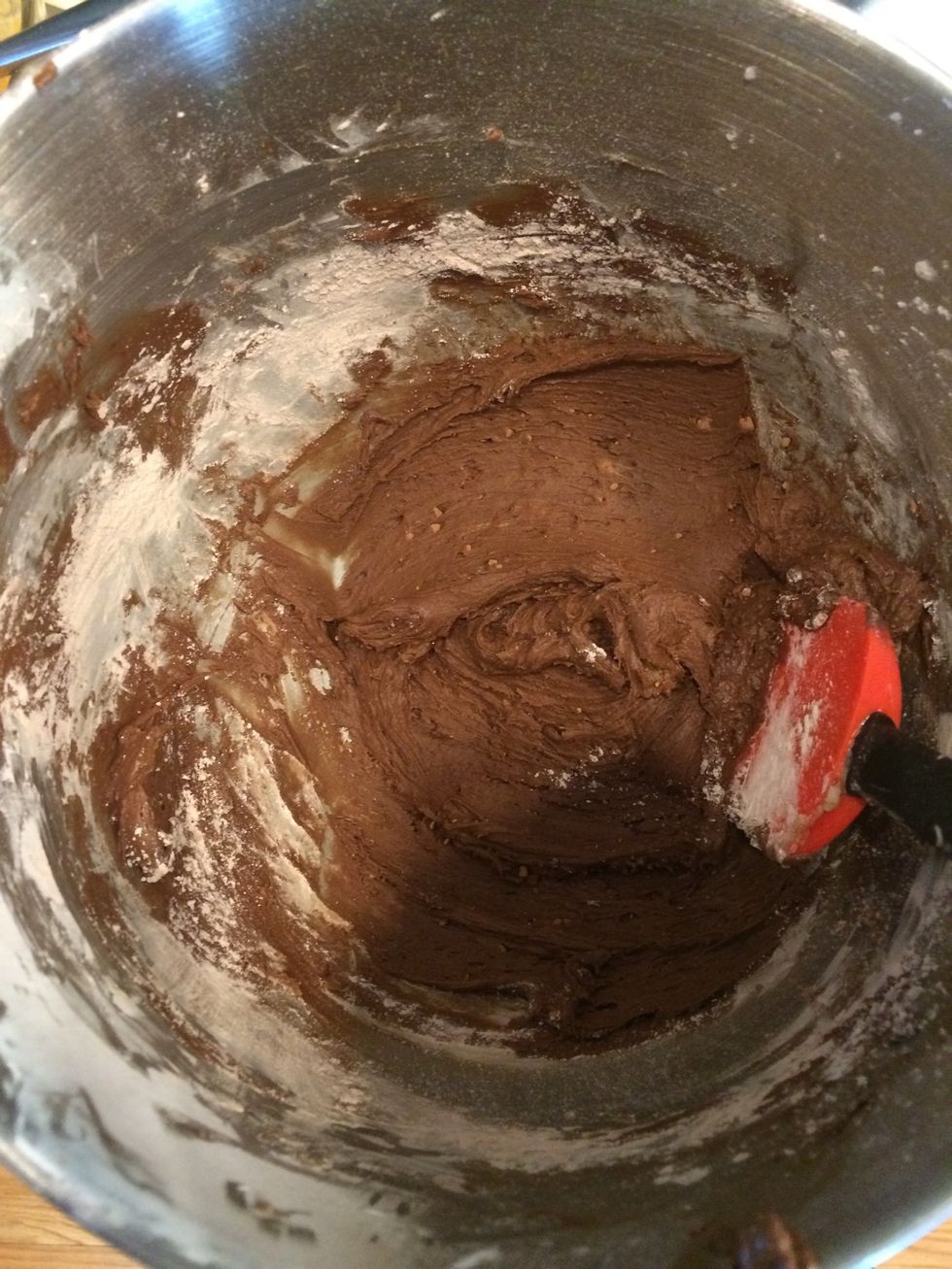 Now add the dry ingredients, alternating with the milk.