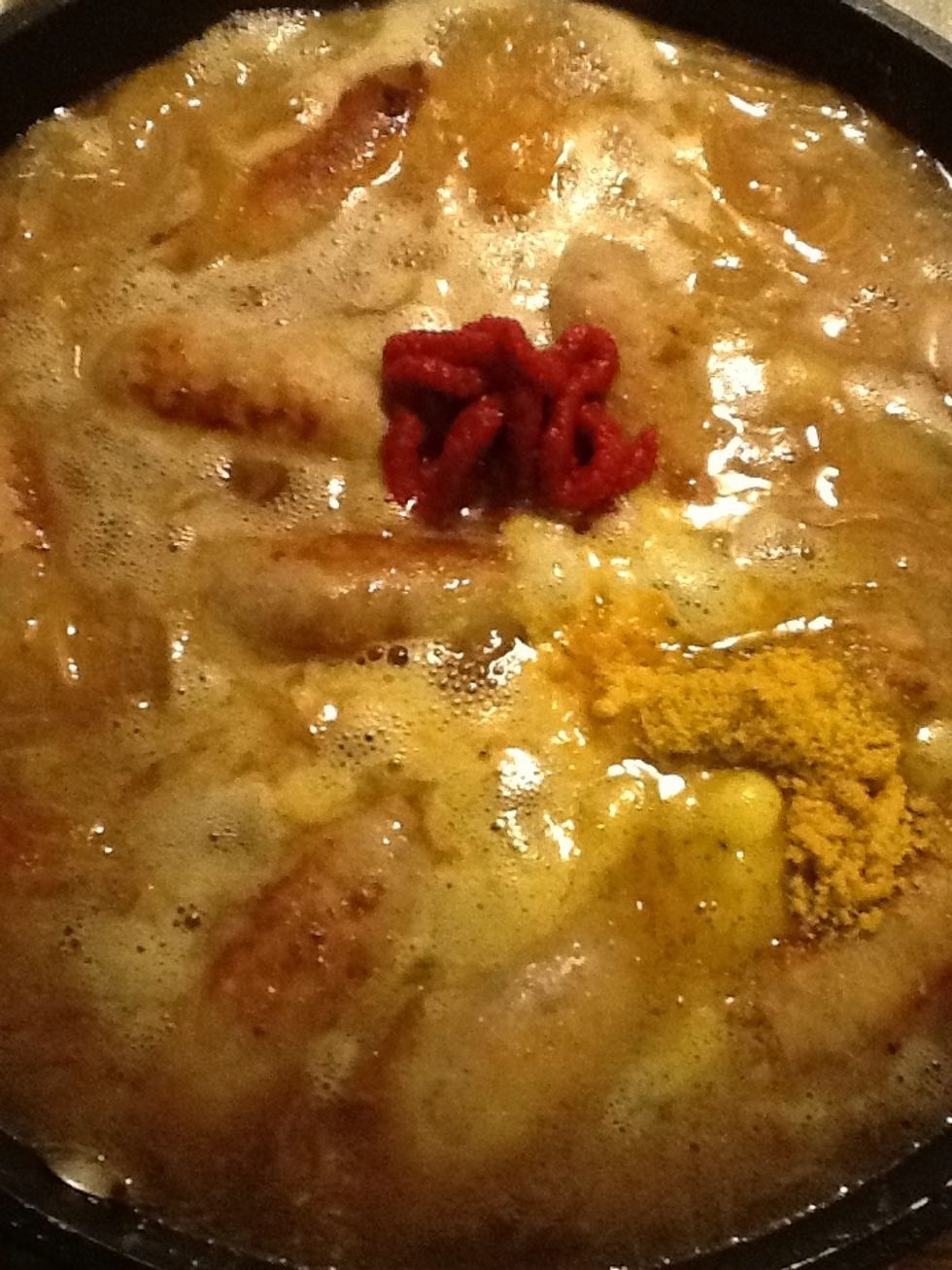 Now add the pint of stock/water, 2 teaspoons of tomato pur\u00e9e, teaspoon of mustard and dash of Worcestershire sauce.
