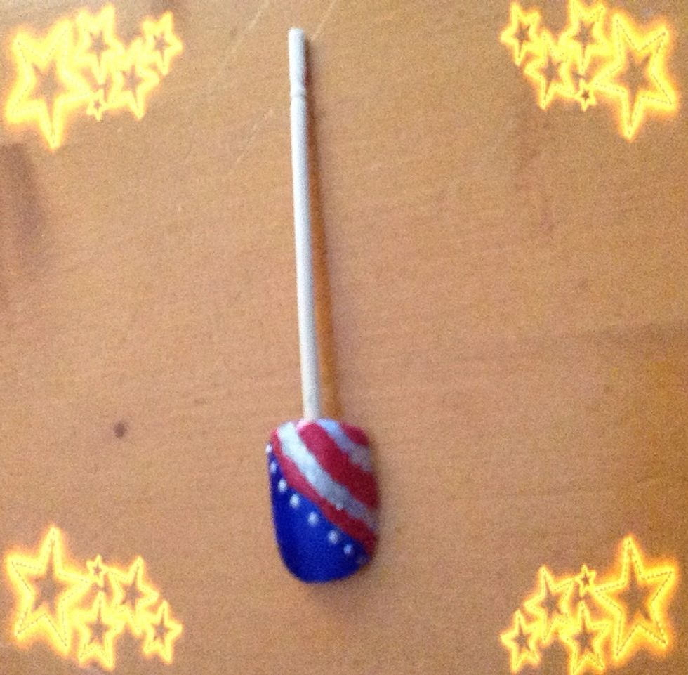 Now, after that you need to start dotting. The little dots will be the stars!! To do this, best results from a nail pen or dotting tool ( small dots ). But if you don't have those, use a toothpick.