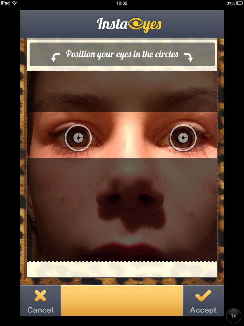 Now align the dots with your pupils