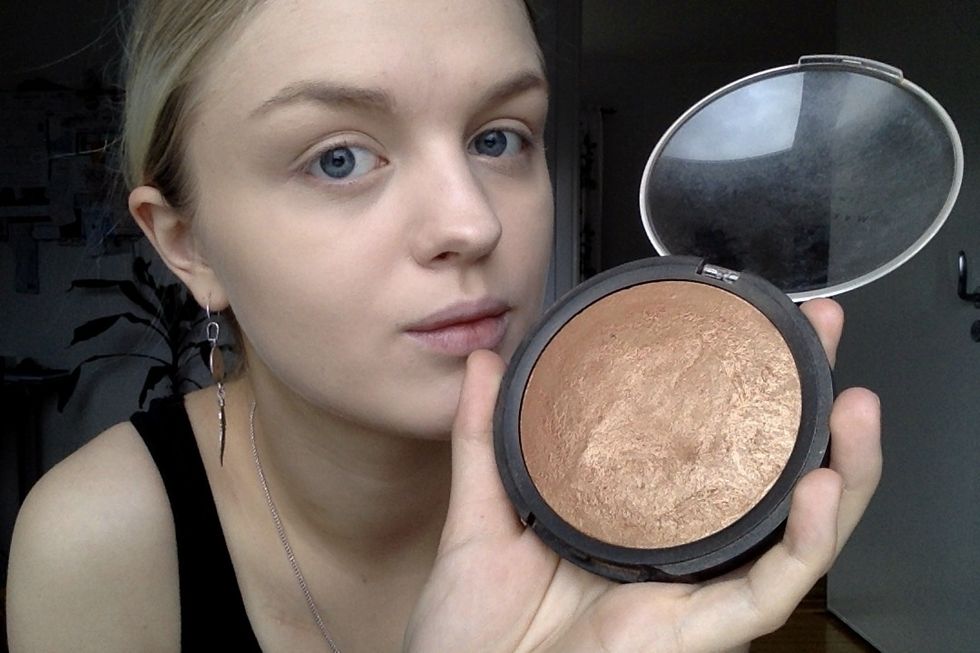 now bronzer! This bronzer is from make up store. It\u00b4s the Best bronzer ever.