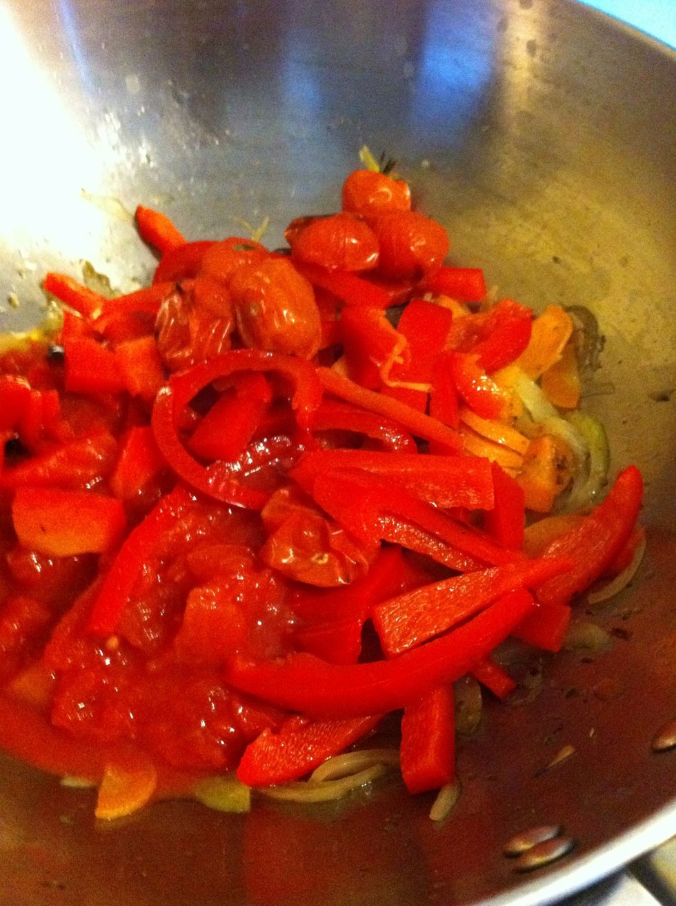Now chuck it all in the pan when the carrots are becoming see through.