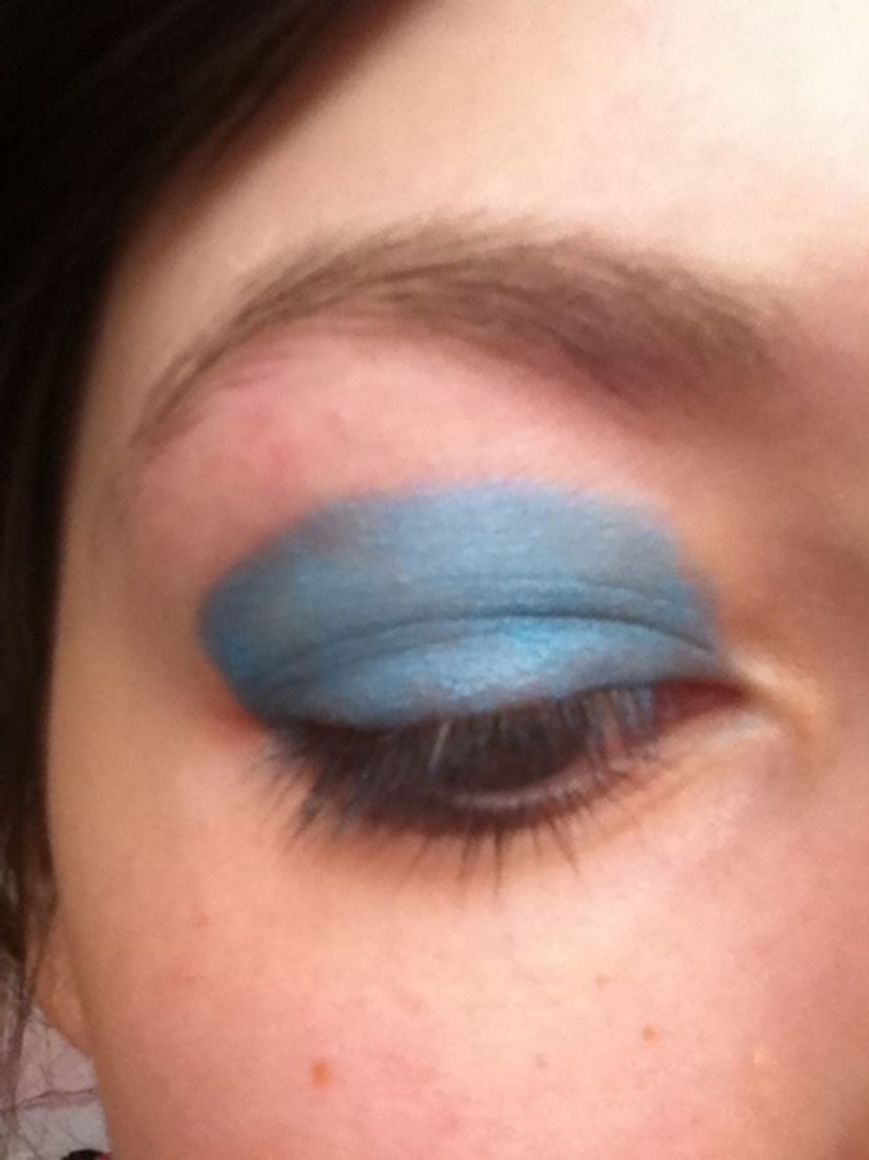 Now clean up the edges with makeup remover to give a smooth look.