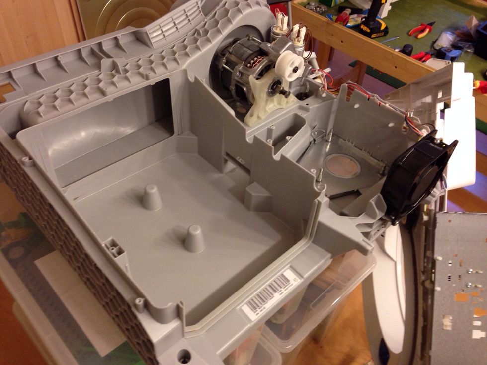 Now cleaned all, I used anti static rag, and a normal rag with soap. I cleaned whole base house until like a new!