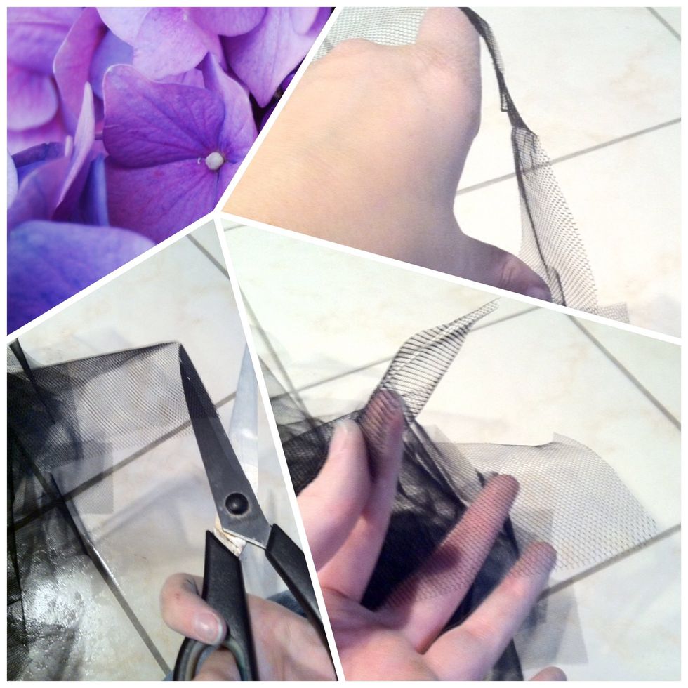 Now comes the training part for your eyes. Search for every loop in the strips and cut it open! (This is the fold from the beginning)