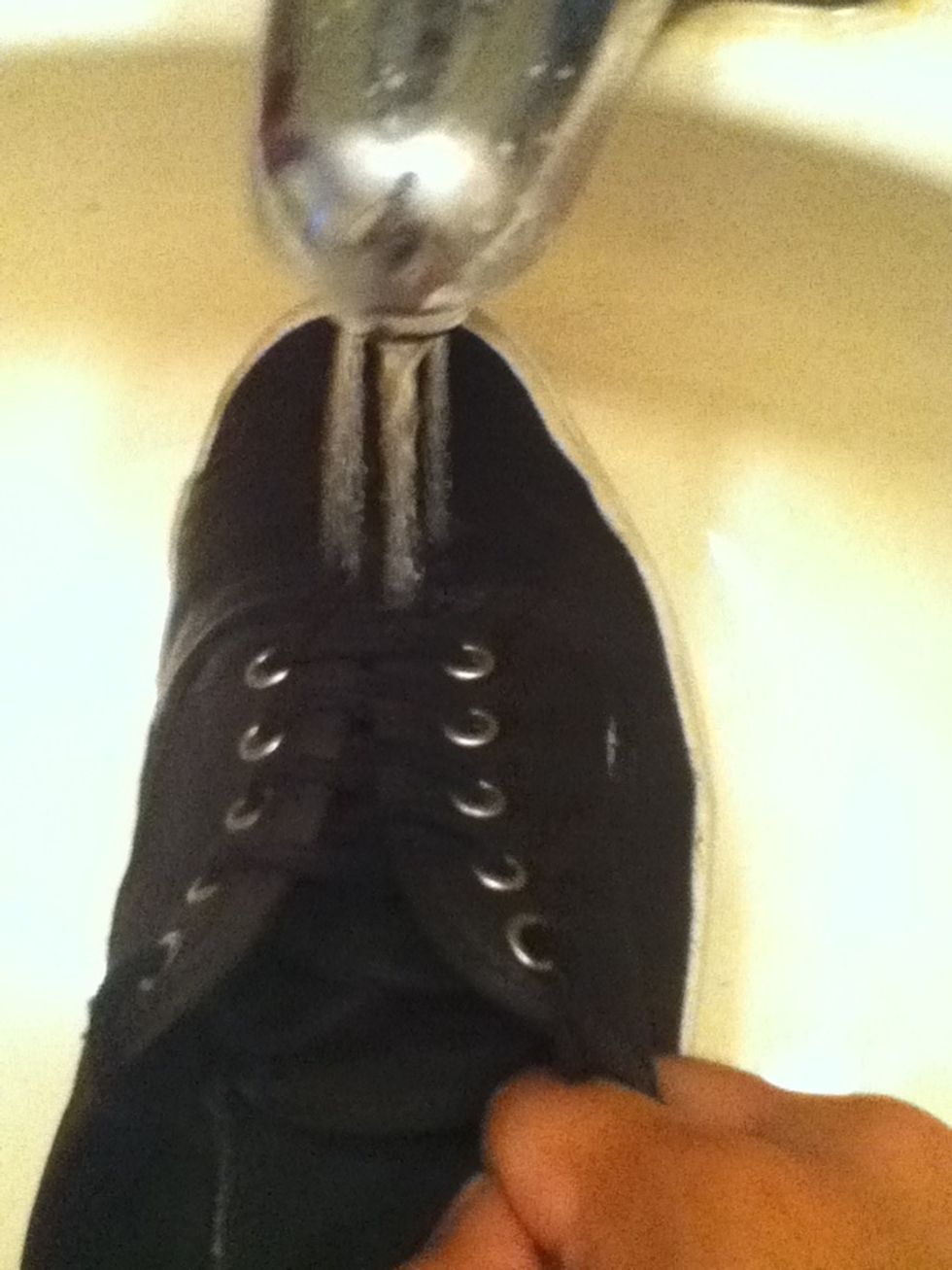 Now cover your shoe with a VERY light layer of water. Make sure no water gets inside.
