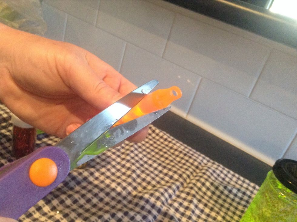 Now cut the end off the glow stick.