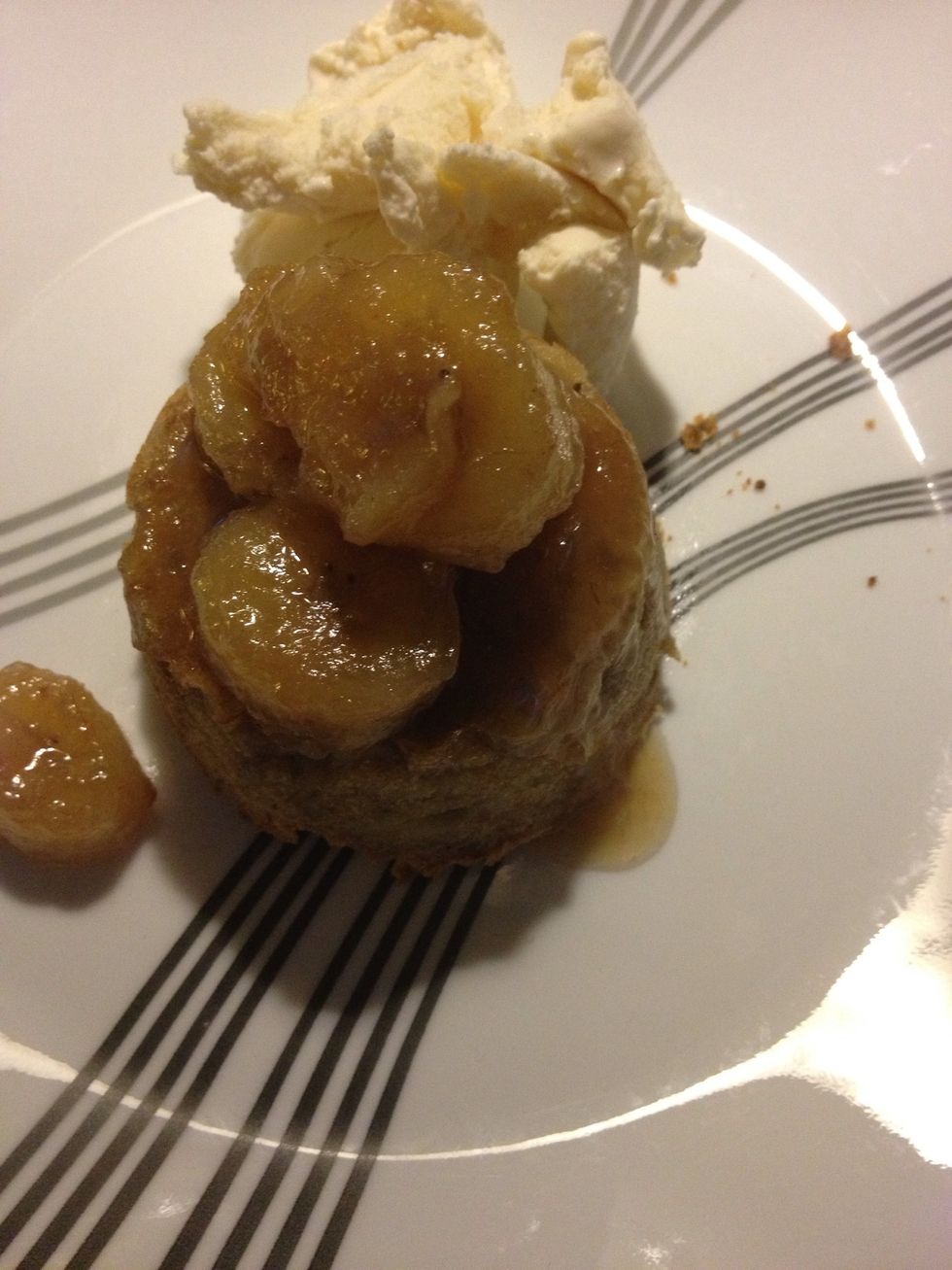 Now drizzle the rum and banana all over and serve with Ice cream
