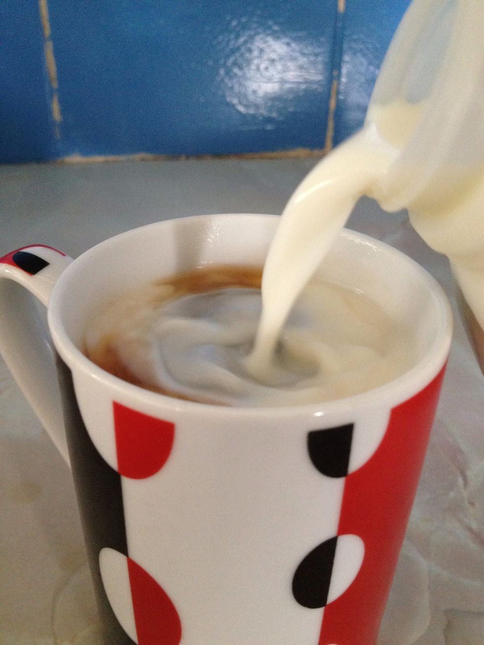 Now fill with milk if you think that adding milk makes it weaker you are wrong it just takes the edge away from the tea. Also it helps cool it down slightly. You may like less or more its up to you.