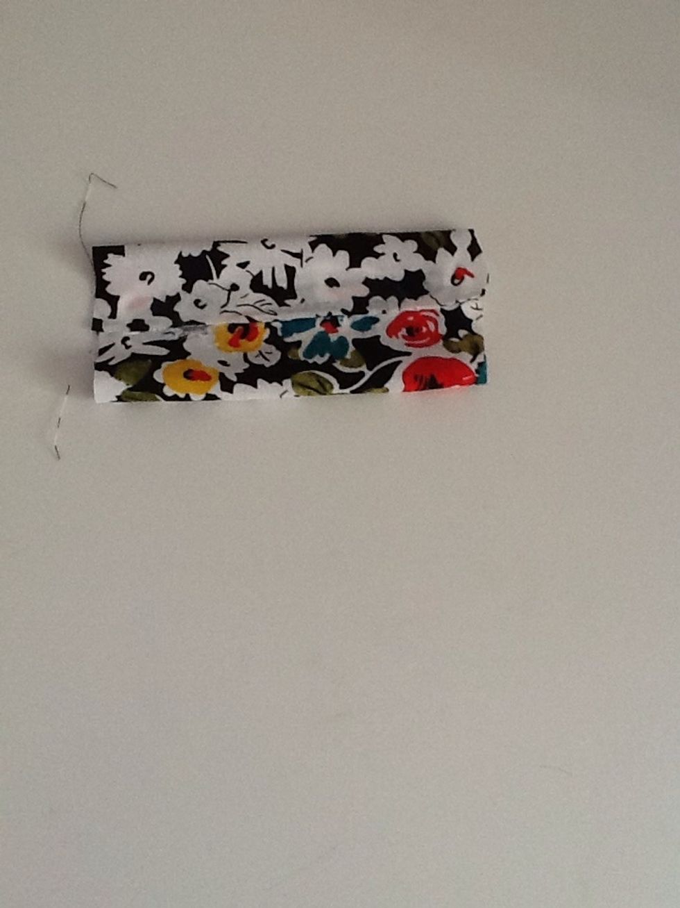 Now fold the 2 sides into the middle and press done.